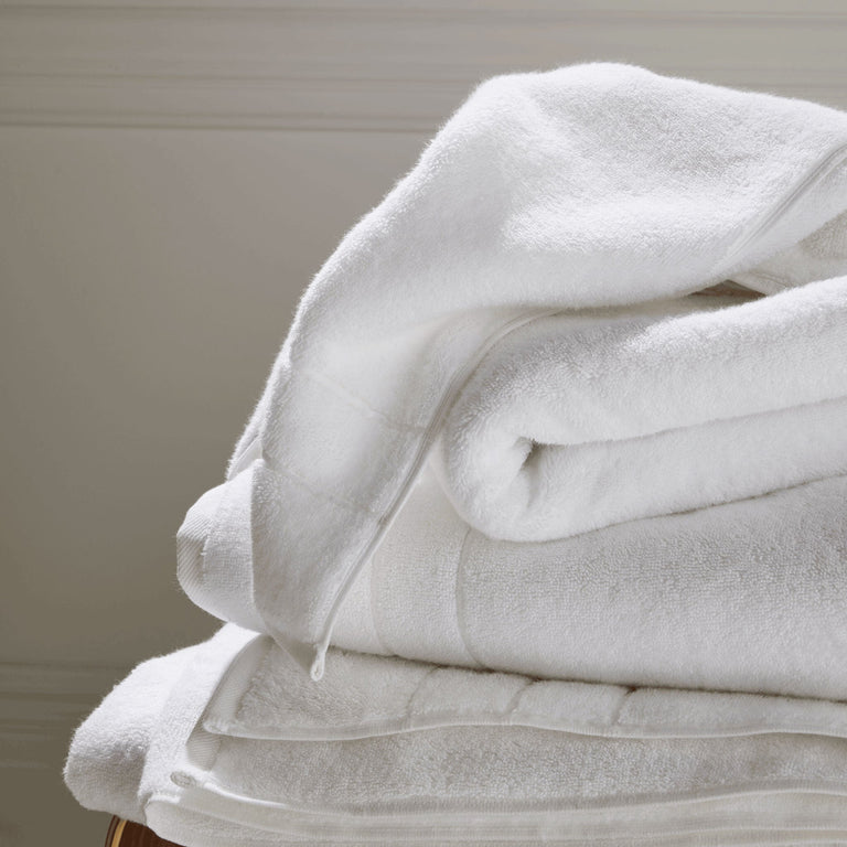 White Classic Luxury Cotton Bath Towels Large | Hotel Bathroom Towel | 27 x 54 | 4 Pack | White